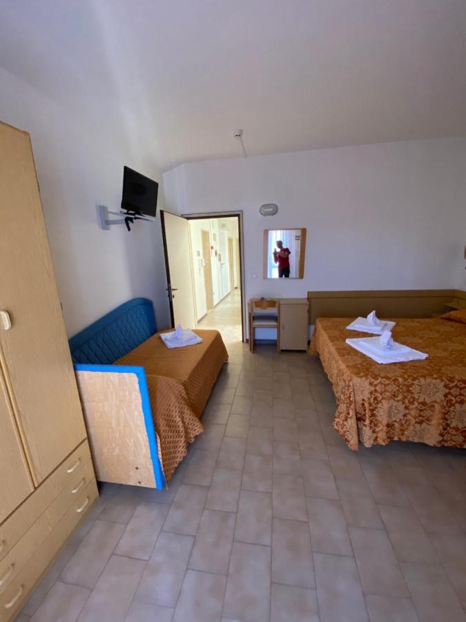 Hotel Granada Cattolica Exterior photo